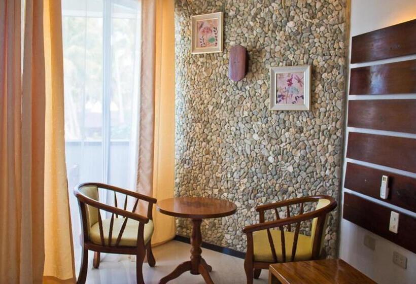Четырехместный Номер Deluxe, Caluwayan Palm Island Resort & Restaurant