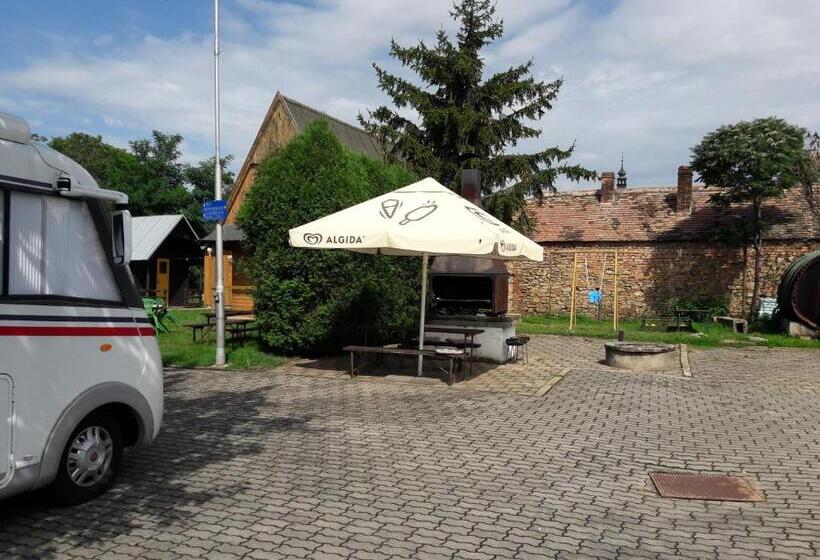 Семейный Номер, Penzion A Chatový Camp Havraníky U Np Podyjí