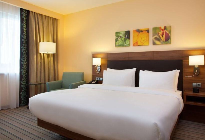 标准间带双人床, Hilton Garden Inn Ufa Riverside