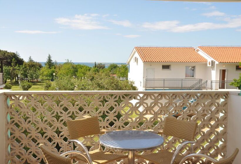 Апартаменты 2 Спальни, Kazela Apartments