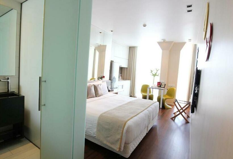 Standard Studio, St Residences Novena