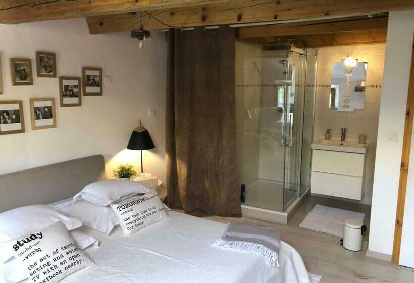 Номер Стандарт Вид на Сад, Lamaisonrouge Chambre D Hôtes