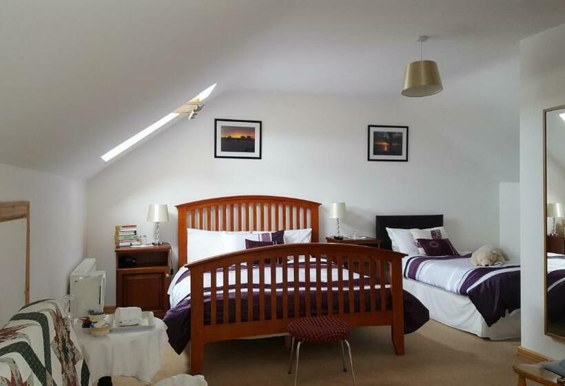 스탠다드 트리플 룸, Corrib View Lodge