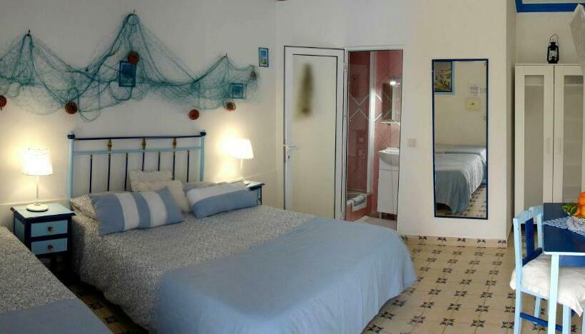 Номер Стандарт Вид на Бассейн, Quinta Camargue