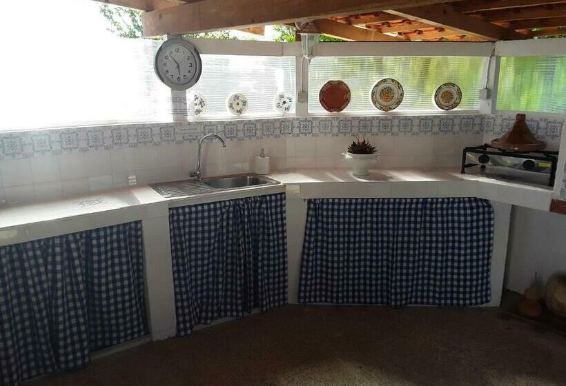 Номер Стандарт Вид на Бассейн, Quinta Camargue
