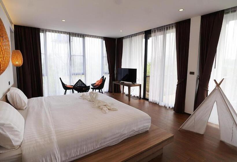 Полулюкс с Балконом, Hug Jang Loei Garden & Resort