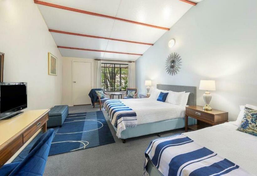 Студия Стандарт, Dartmouth Motor Inn