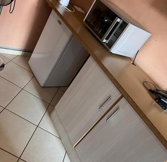 Номер Стандарт, Izinjiki Namacusi Guest Farm