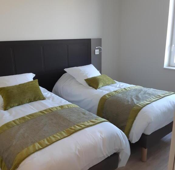 Четырехместный Номер Стандарт, Brit Hotel Confort Saint Dizier