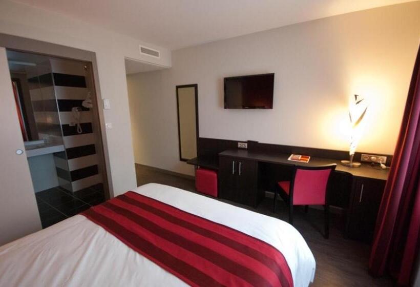 Номер Стандарт, Brit Hotel Confort Saint Dizier