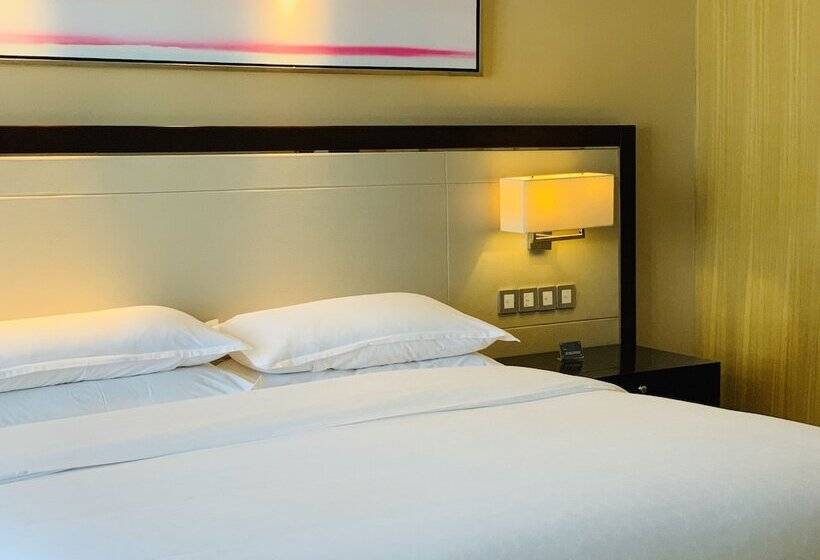Номер Deluxe Вид на Парк, Sheraton Qinhuangdao Beidaihe