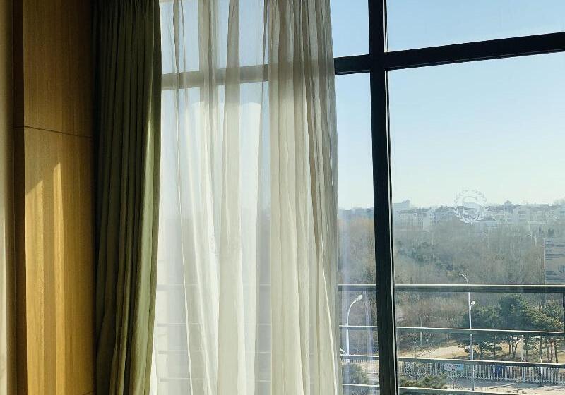Номер Deluxe, Sheraton Qinhuangdao Beidaihe