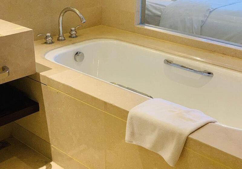 Номер Deluxe Вид на Парк, Sheraton Qinhuangdao Beidaihe