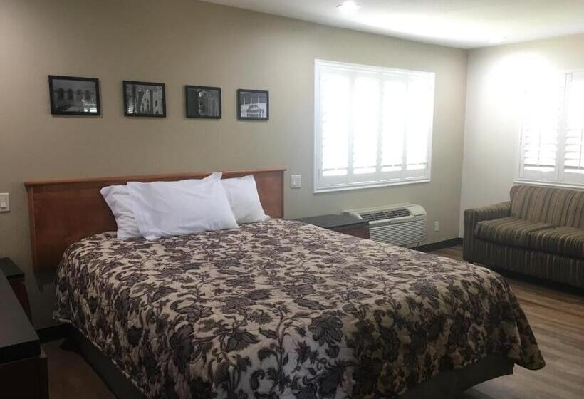 스탠다드 스튜디오, Simply Home Inn & Suites   Riverside