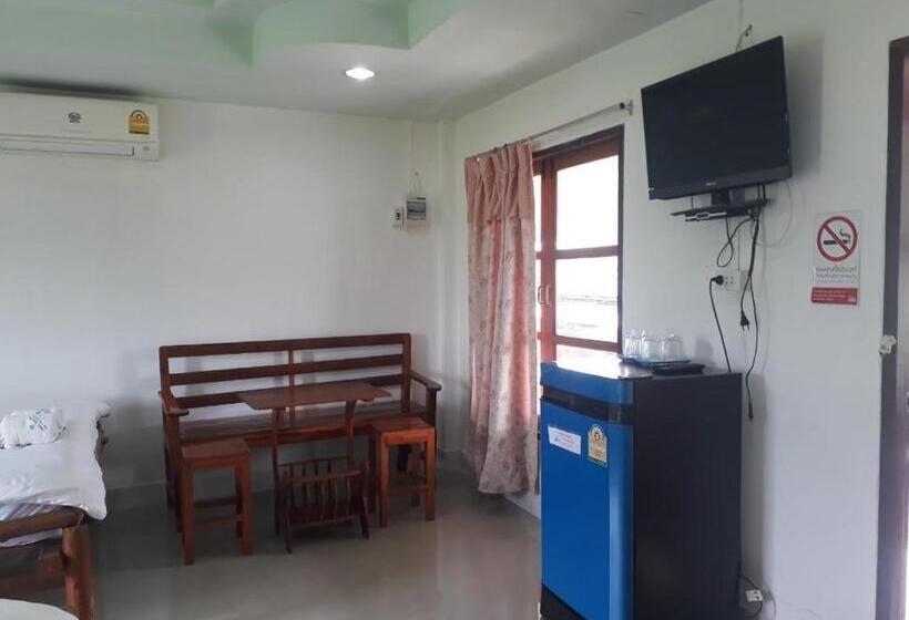 スタンダードルーム, เพชร รีสอร์ท นครไทย Phet Resort, Nakhonthai
