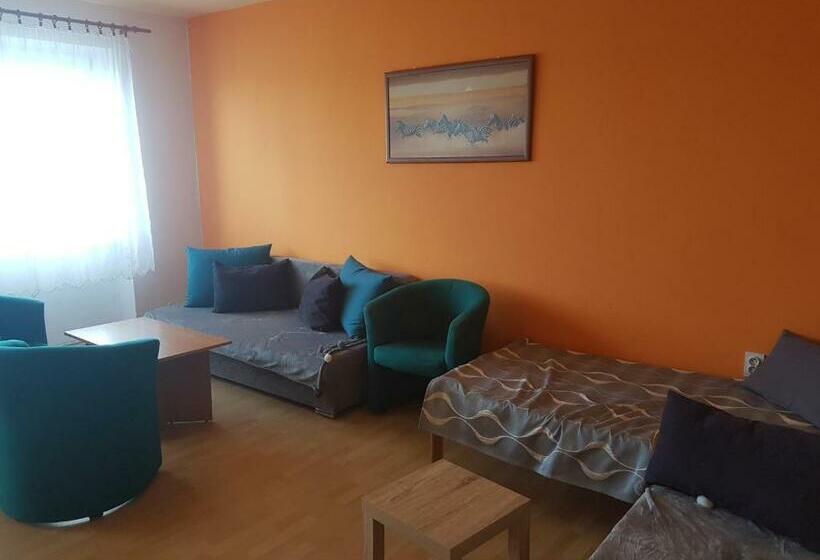 家庭工作室, Horský Hotel Vršky