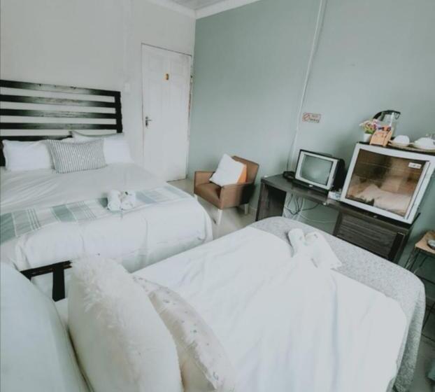 家庭房间共用浴室, Thokazi Haven Guest House & Backpacker
