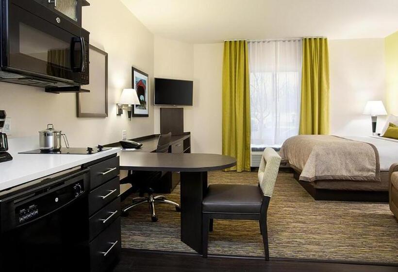 Standart Stüdyo, Candlewood Suites Carrollton, An Ihg