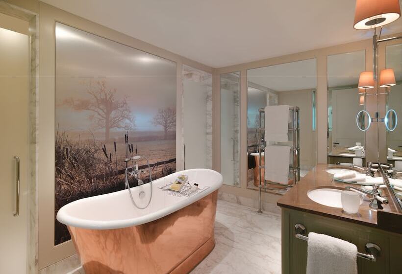 Люкс, Coworth Park  Dorchester Collection