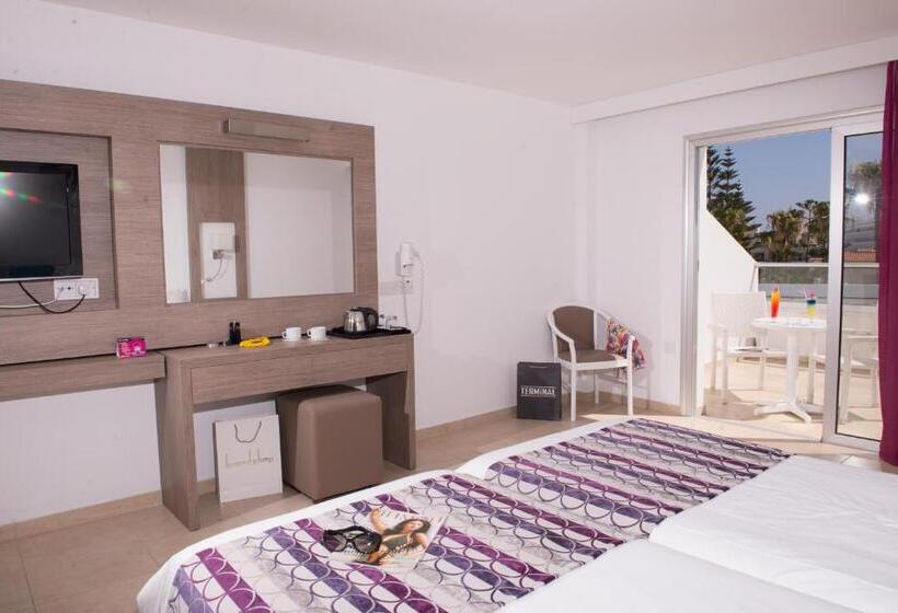 패밀리 룸, New Famagusta Hotel & Suites