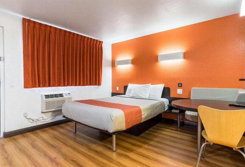 장애인을 위한 스탠다드 룸, Motel 6 Riverside, Ca  Ucr East
