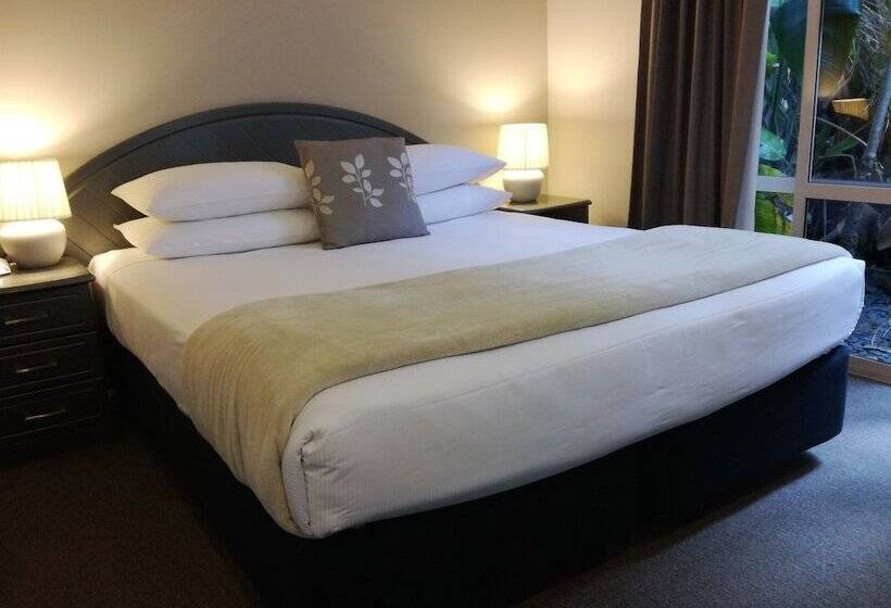 Люкс, Pacific Motor Inn