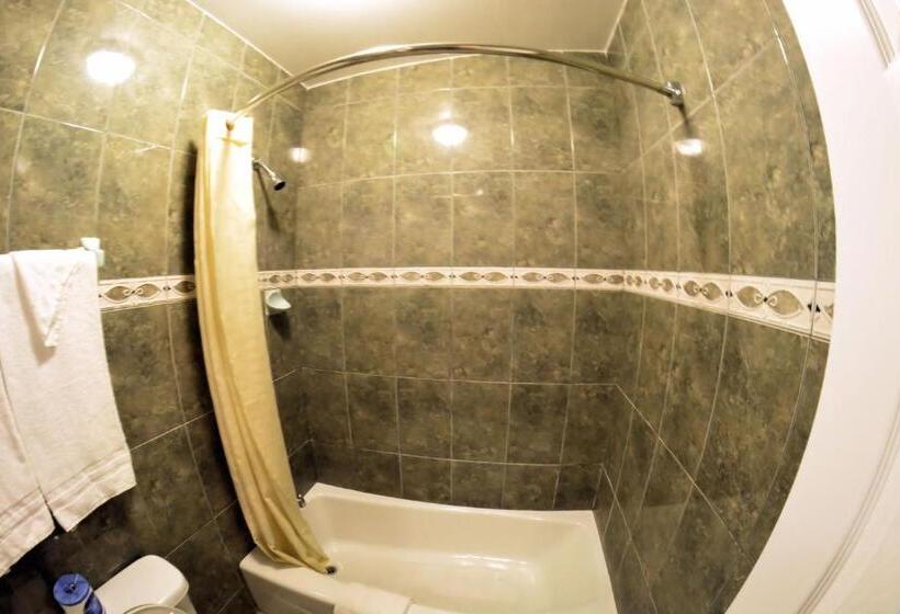 Номер Deluxe Кровать Кинг, The Palace Inn