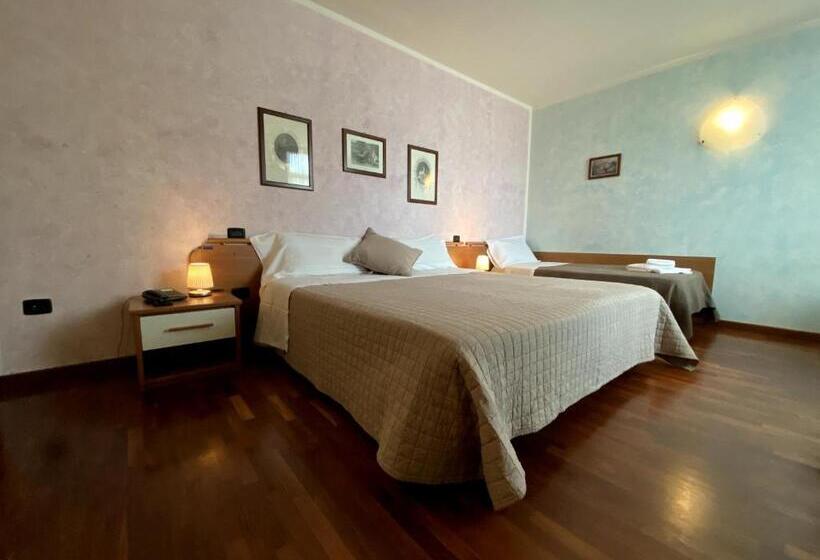 Номер Стандарт Трехместный, Sole Della Franciacorta   Hotel & Restaurant