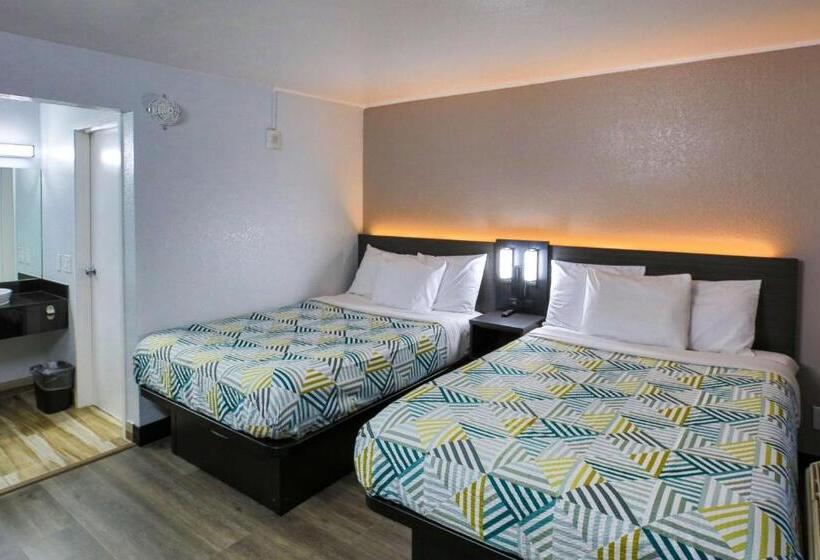 Quarto Quádruplo Deluxe, Motel 6sacramento, Ca  North