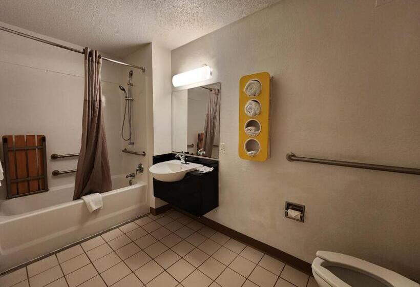 Номер Стандарт Адаптированный для Инвалидов, Motel 6 Baytown, Tx  Baytown East