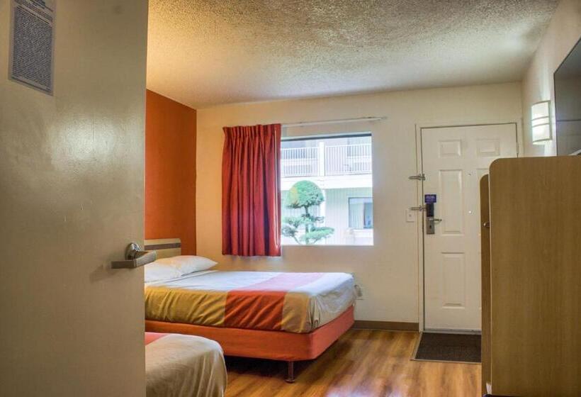 Номер Стандарт, Motel 6seattle, Wa  South
