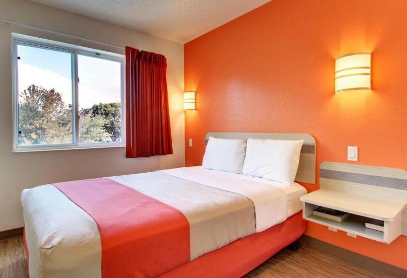 スタンダードルーム, Motel 6 Springfield, Il I 55 I 72