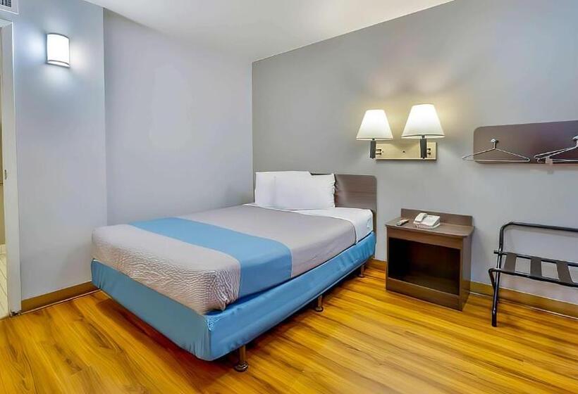 Номер Стандарт Адаптированный для Инвалидов, Motel 6tucumcari, Nm
