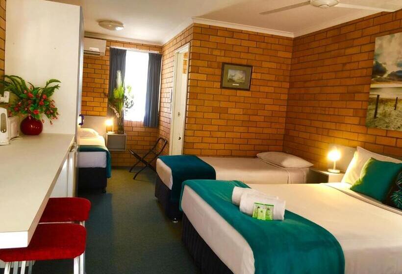 스탠다드 스튜디오, Bosuns Inn Motel