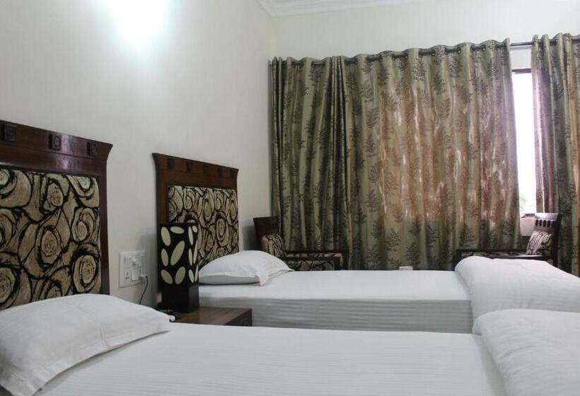Quarto Deluxe, Taj Darbar
