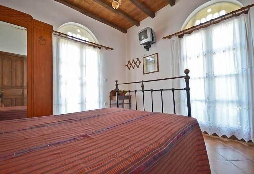 Семейные Апартаменты, Naxos Filoxenia