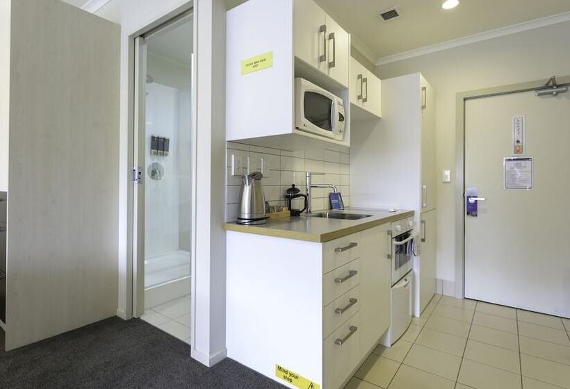 סטודיו סטנדרט, מיטה זוגית, U Residence