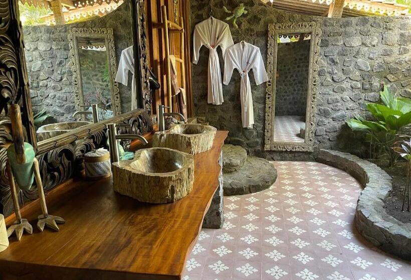 Бунгало Стандарт, Louka Beach Bali