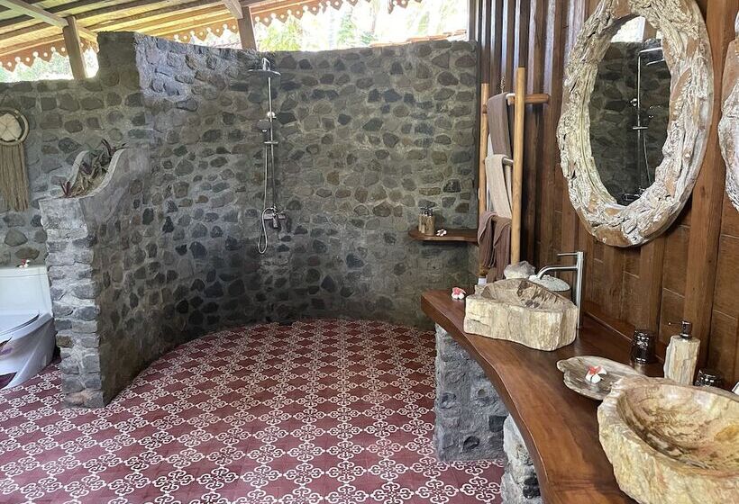 Бунгало Deluxe, Louka Beach Bali