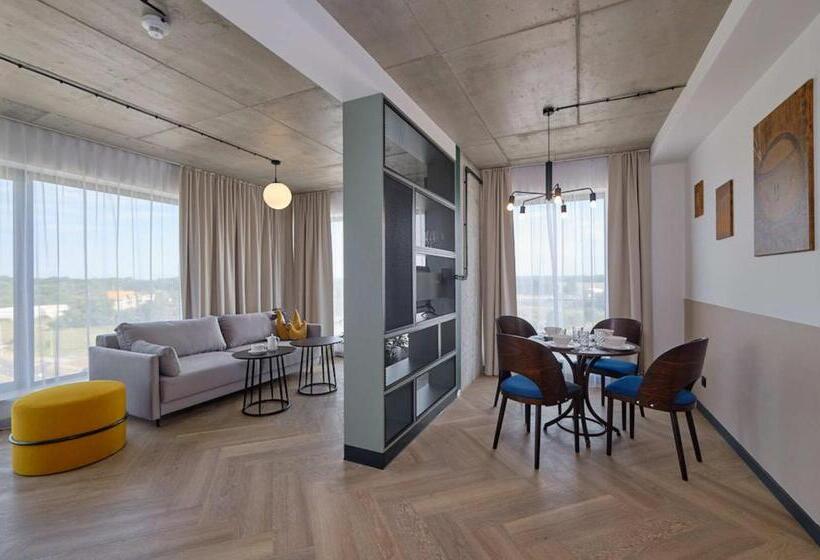 Апартаменты 1 Спальня, Arche Hotel Wrocław Airport