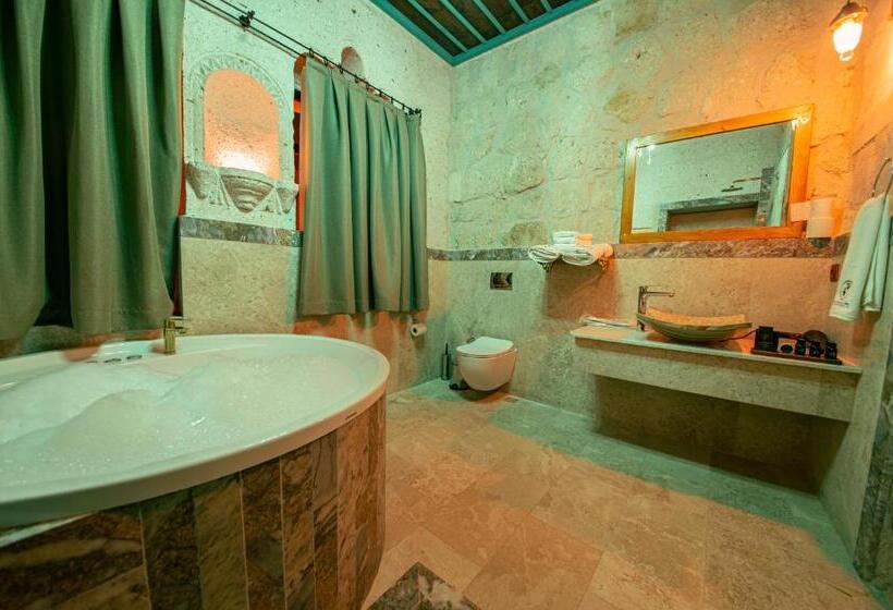 جناح سرير كينج, Ares Cave Suites