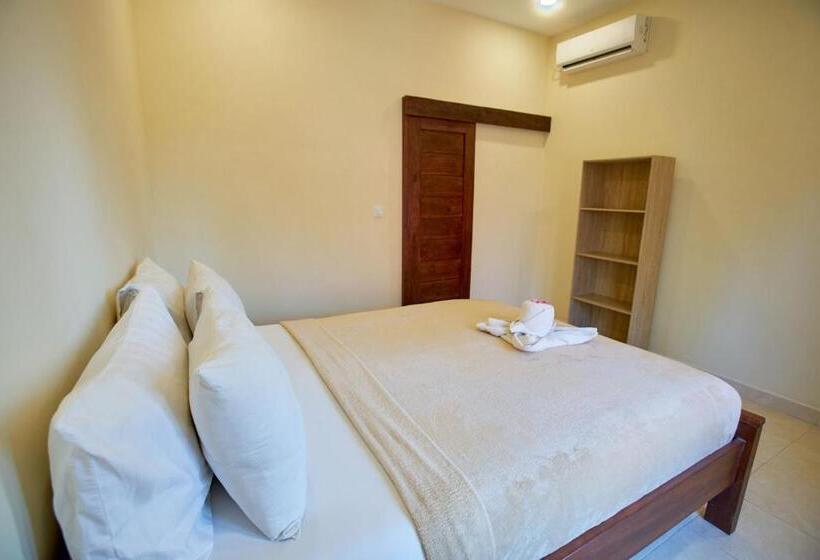 Номер Стандарт с Балконом, Risna Homestay