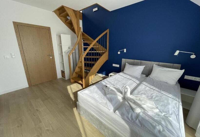 Quarto Quádruplo Deluxe, Między Wodami