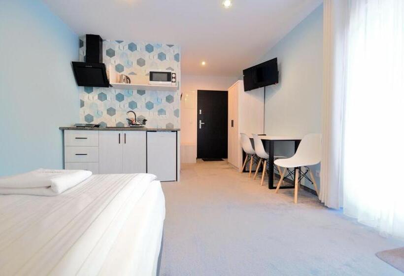 Quarto Triplo Estandar com Sacada, Dom Wczasowy Danusia