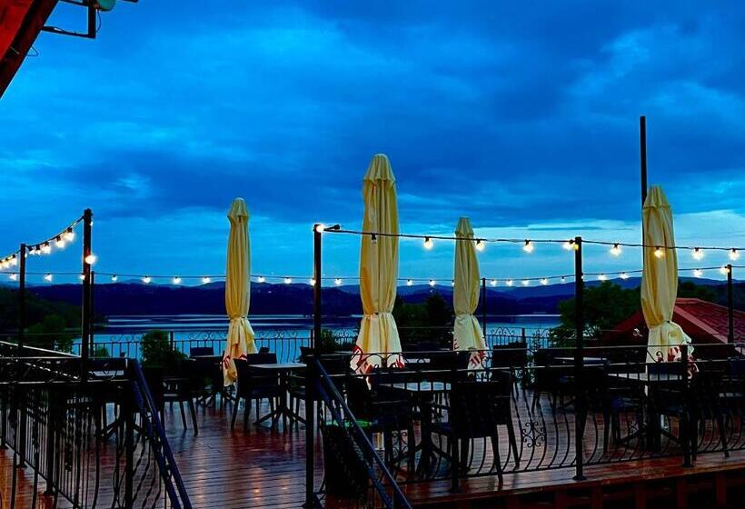 Номер Стандарт Вид на Озеро, Sztygarka Hetmańska Resort Solina