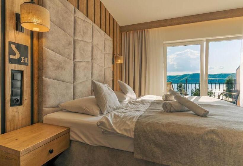 Номер Стандарт Вид на Озеро, Sztygarka Hetmańska Resort Solina