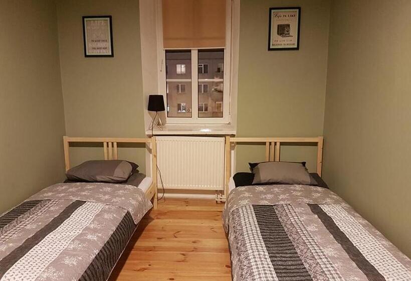 Семейный Номер, 42 200 Hostel