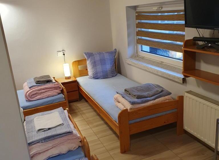 标准四人间共用浴室, Noclegi Silesia Aster