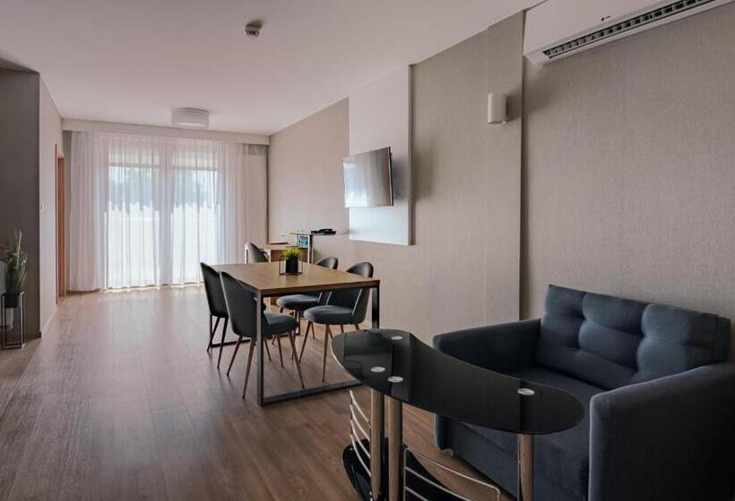 Family Suite, Panorama