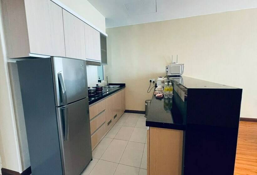 Apartamento 2 Dormitórios, Jinhold Apartment Hotel Bintulu